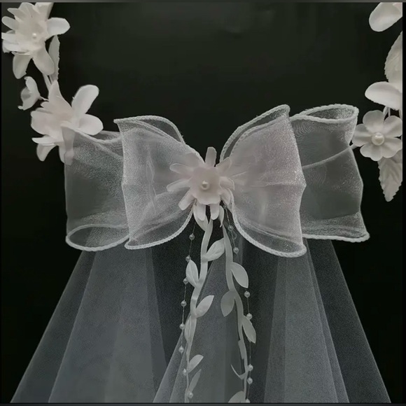 Brand New Romantic Bridal Veil with Faux Pearls,Flowers, Lace & Bow Accents main image 7
